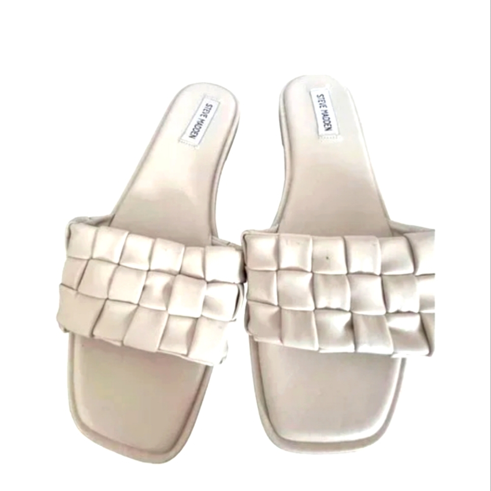 STEVE MADDEN Ivory Vegan Leather Sandals Size 5.5, New